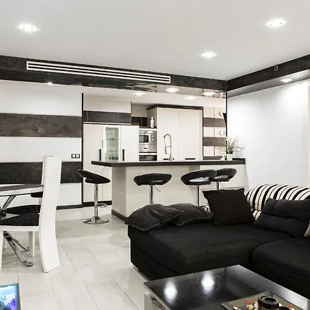 Apartamento Benyamina Апартаменти Торремолінос